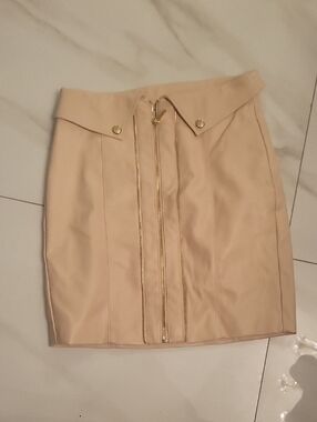 Guess Cream Faux Leather Pencil Skirt with Gold Zipper Accents